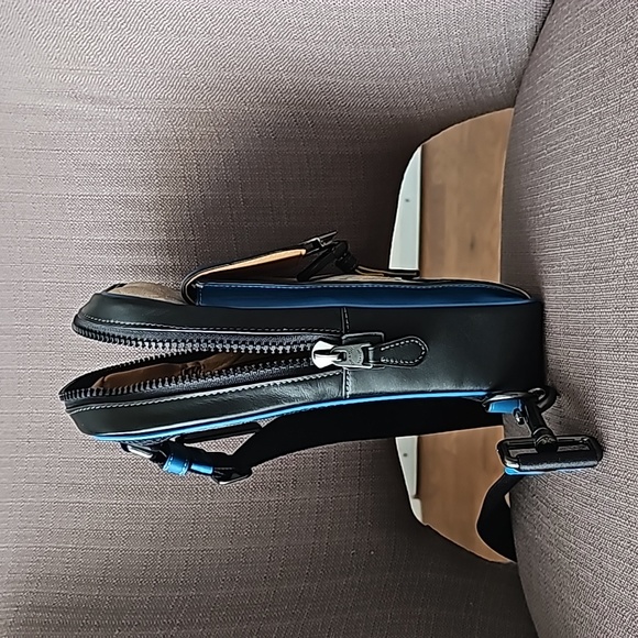 Men's Track Pack In Signature Canvas - Picture 5 of 9